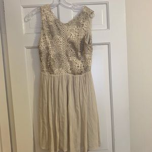 NWT Francesca’s lace dress